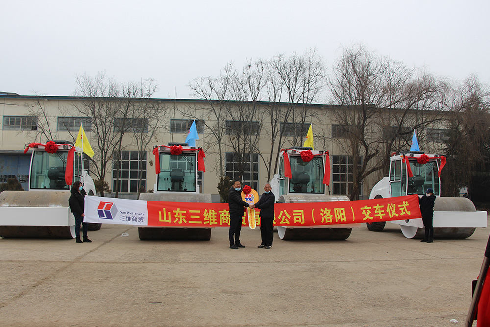 压路机出口批量发交